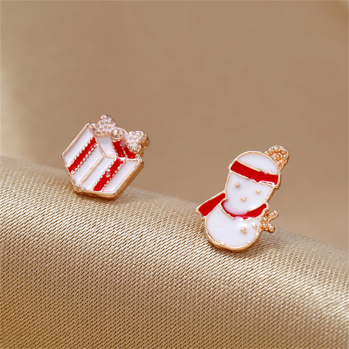 Red and White Enamel Milgrain Gift Snowman Mismatched Stud Earrings, stud earrings for women, elegant gift for her, side view