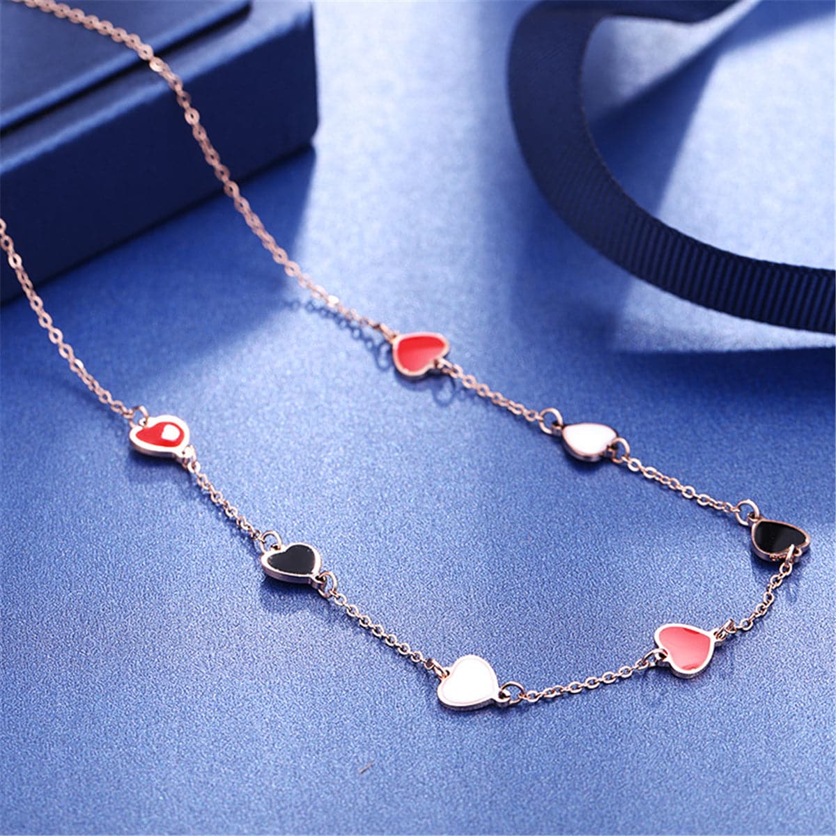 18K Rose Gold-Plated Heart Station Necklace, rose gold pendant necklace for women, vintage-inspired design, detail close-up