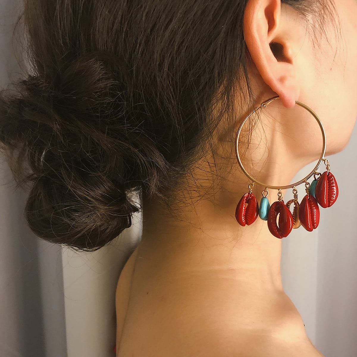 Turquoise and Red Shell Charm Hoop Earrings, drop earrings for women, vintage-inspired design, detail close-up
