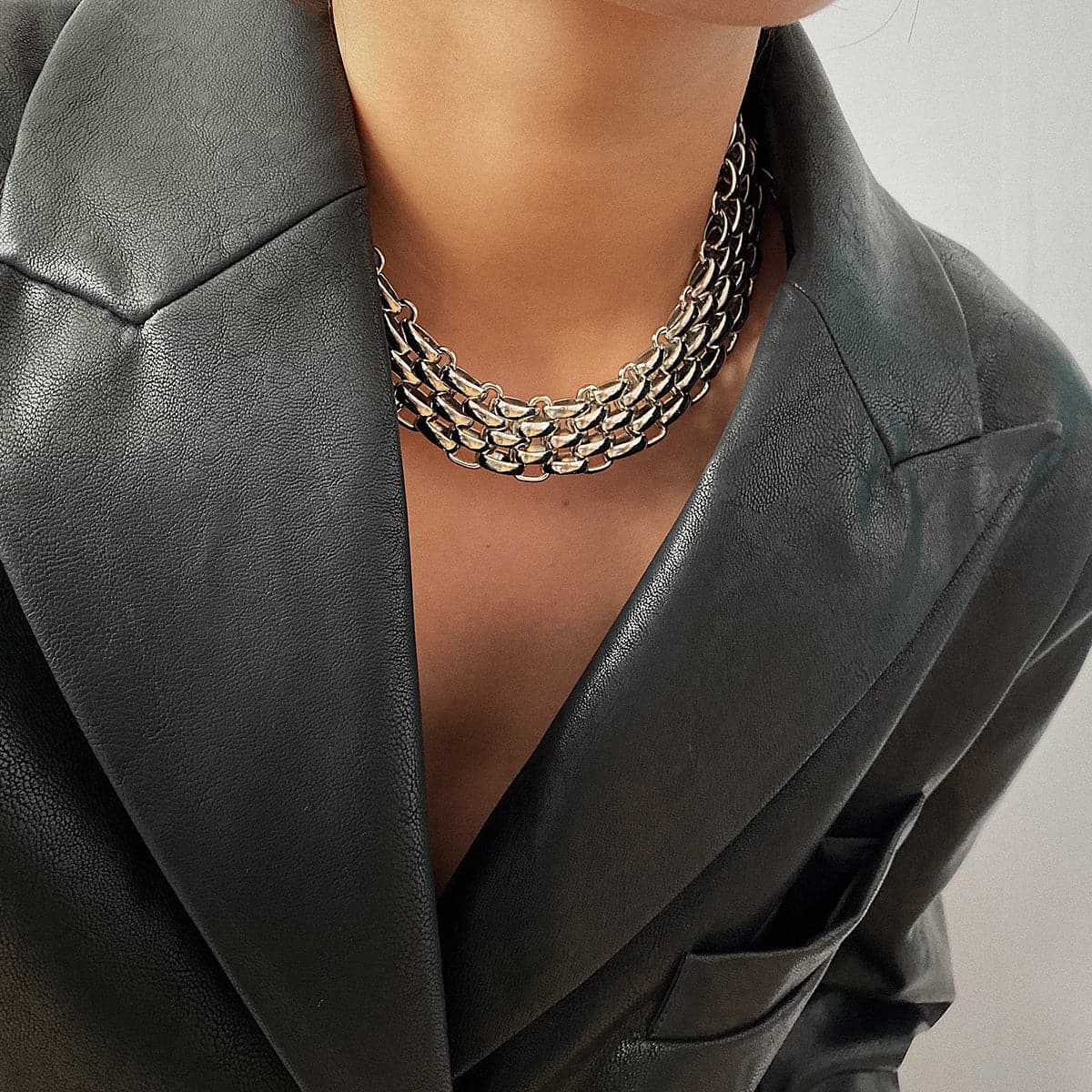 Silver-Plated Five-Row Chain Link Choker Necklace, silver pendant necklace for women, elegant gift for her, detail close-up