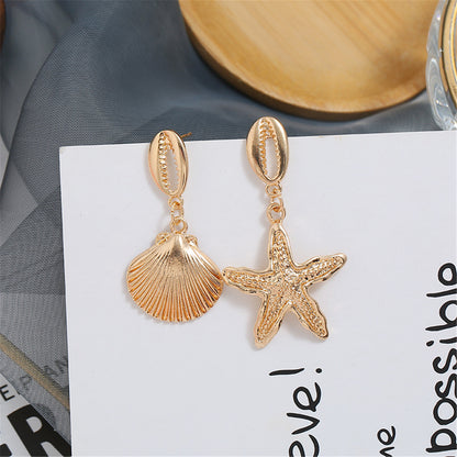 18K Gold-Plated Starfish and Shell Drop Earrings, gold drop earrings for women, dainty minimalist design, detail close-up