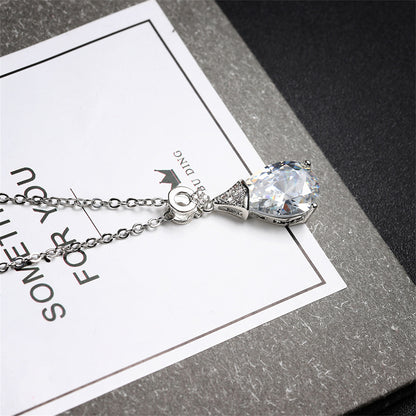 Cubic Zirconia and Crystal Teardrop Pendant Necklace, pendant necklace for women, elegant gift for her, detail close-up