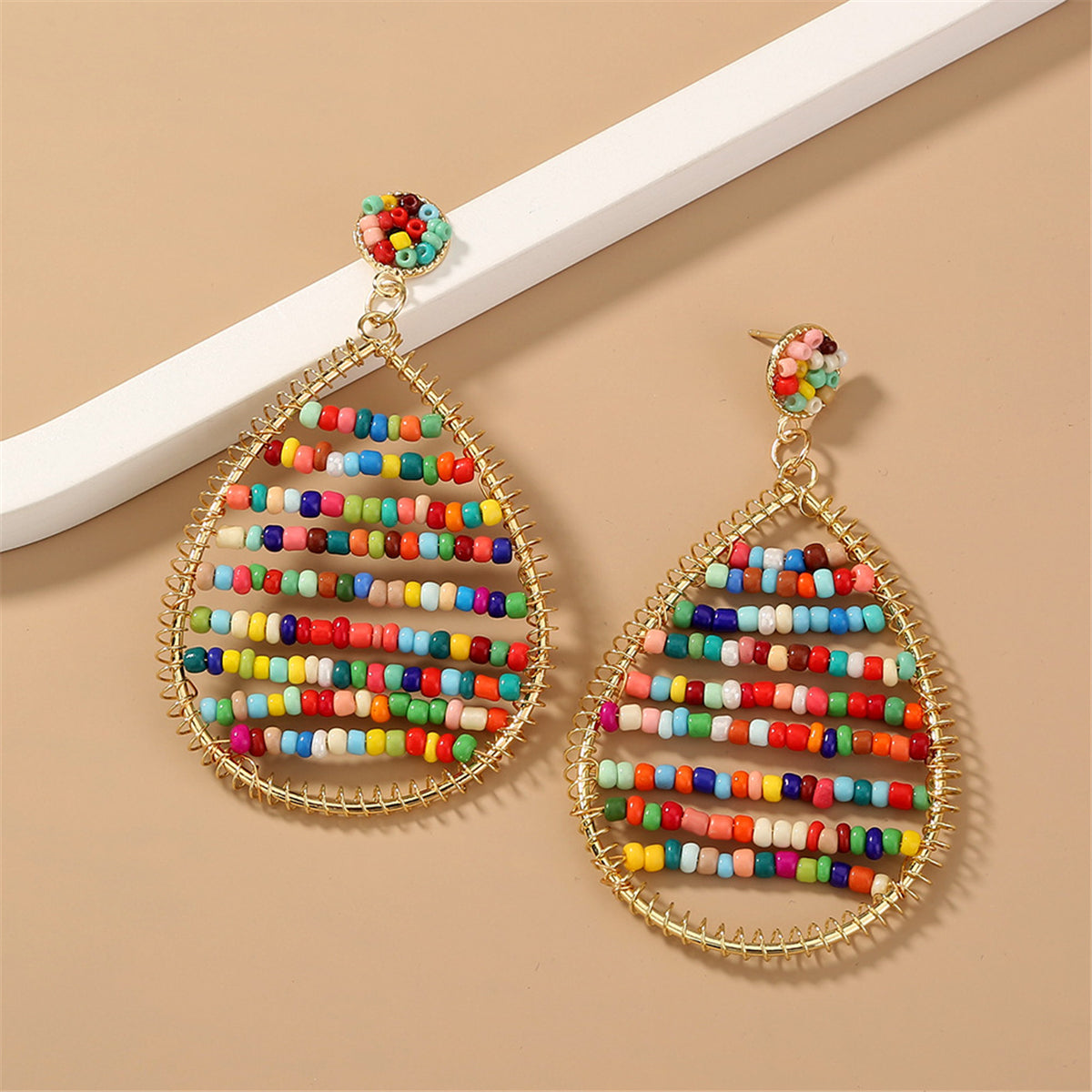 Multicolor Howlite and 18K Gold-Plated Drop Earrings, gold drop earrings for women, vintage-inspired design, lifestyle look