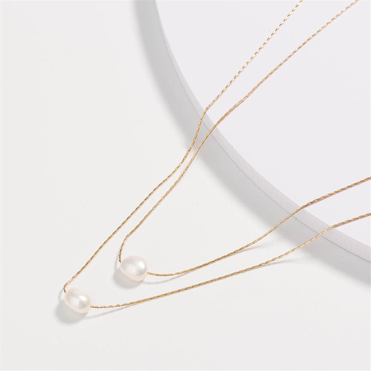 Pearl and 18K Gold-Plated Layered Pendant Necklace, gold pendant necklace for women, elegant gift for her, detail close-up