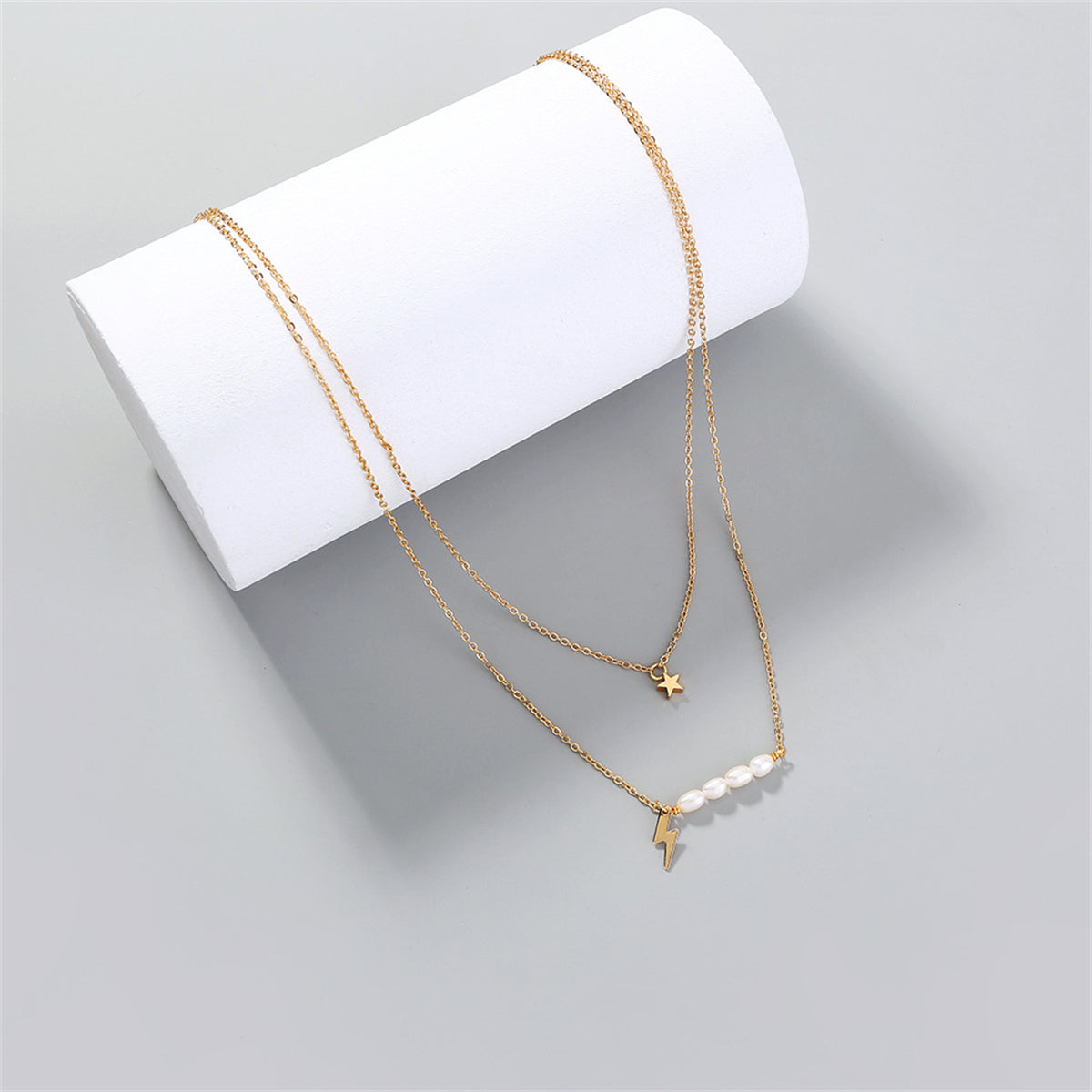 Pearl and 18K Gold-Plated Lightning Star Layered Necklace, gold pendant necklace for women, detail close-up