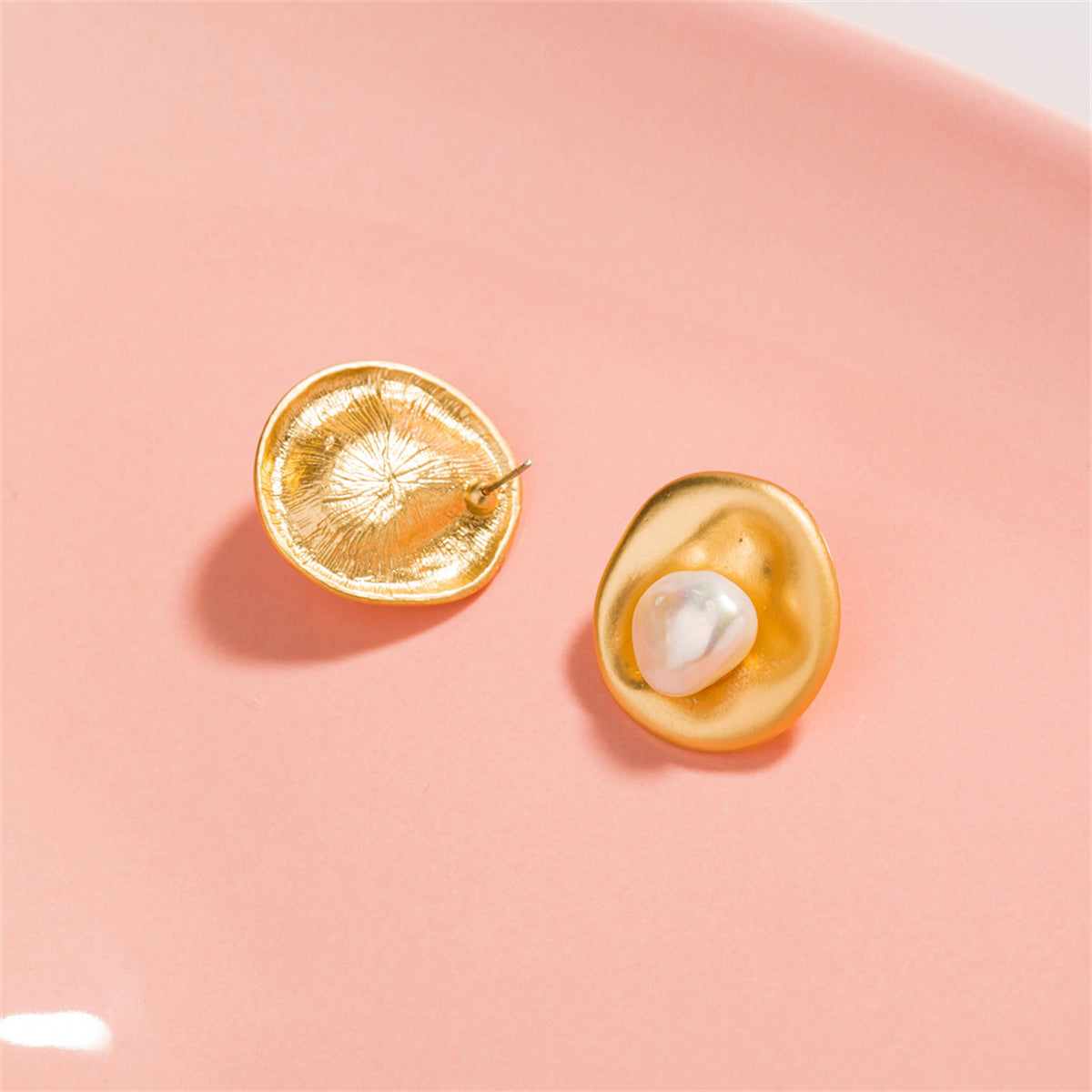 Pearl and 18K Gold-Plated Hammered Circle Stud Earrings, gold stud earrings for women, vintage-inspired design, styled look