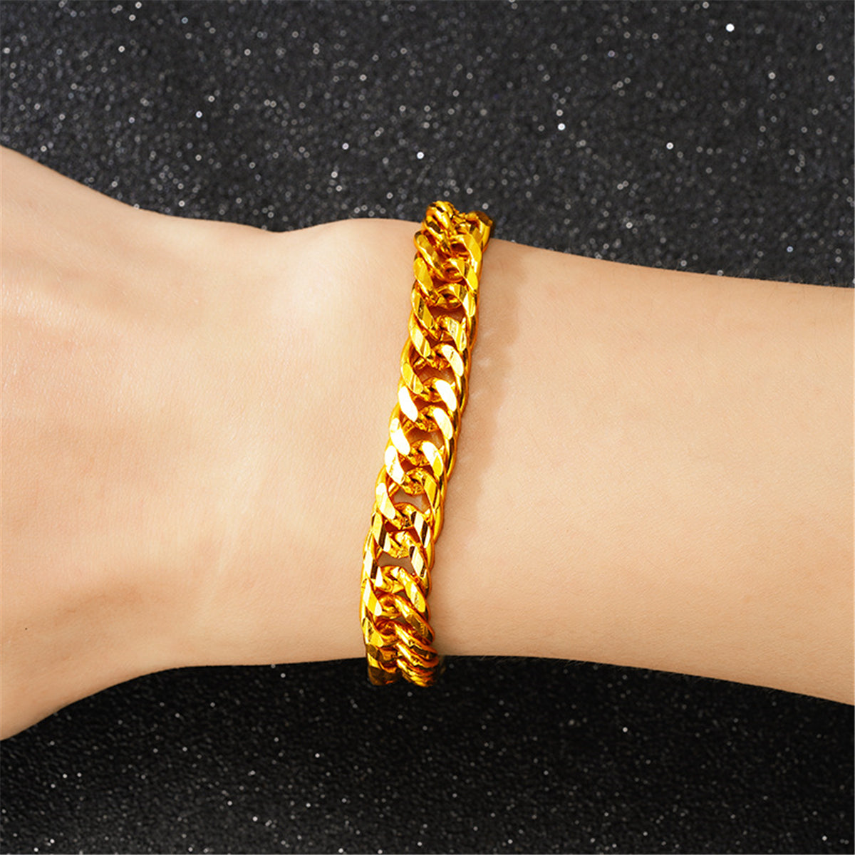 24K Gold-Plated Figaro Link Bracelet, gold bracelet for women, elegant gift for her, detail close-up