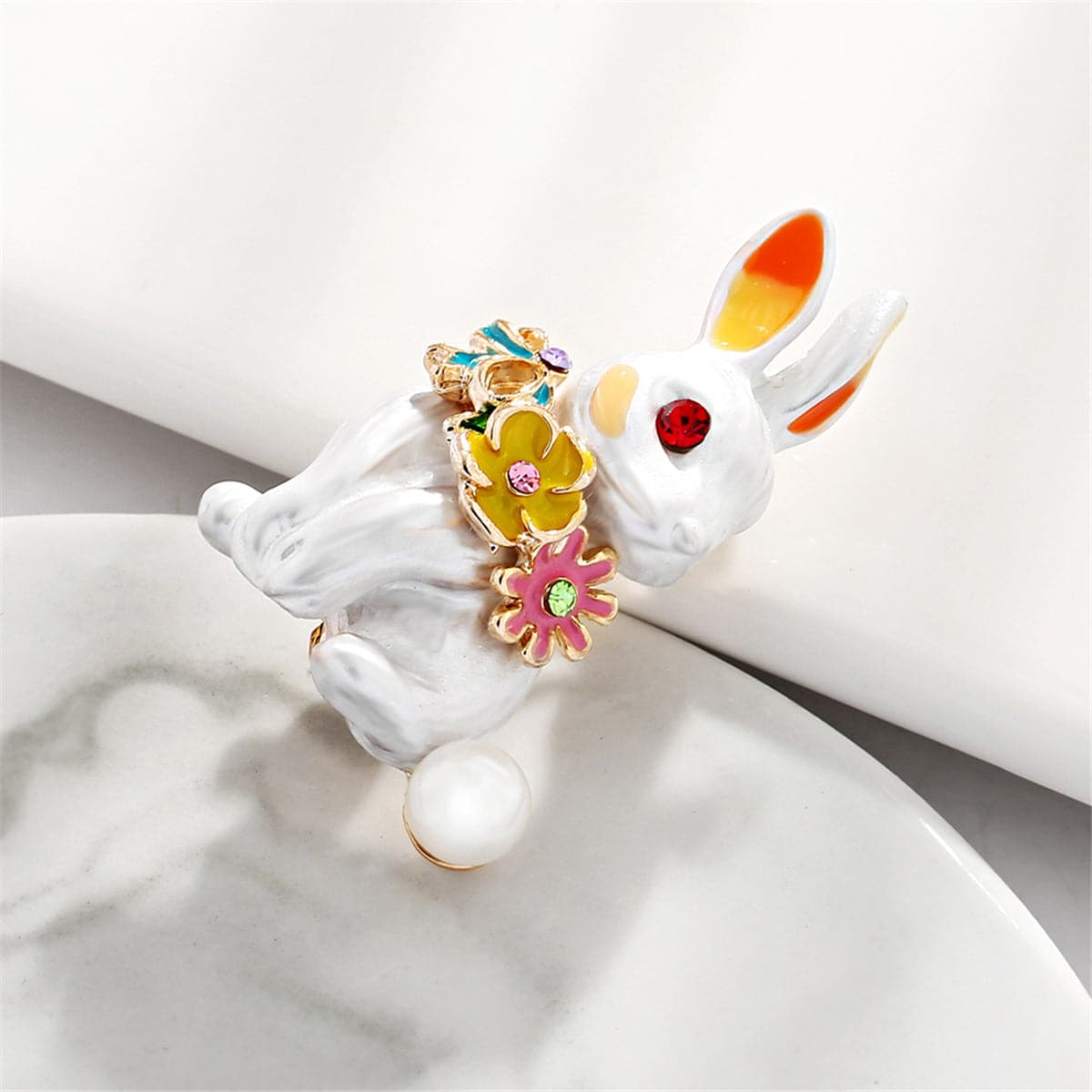 White and Cubic Zirconia Rabbit Brooch, brooch pin, vintage-inspired design, detail close-up