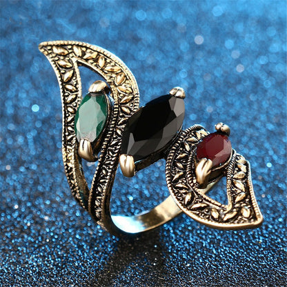 Black Crystal and 18K Gold-Plated Pear-Cut Ring, gold statement rings for women, vintage-inspired design, detail close-up