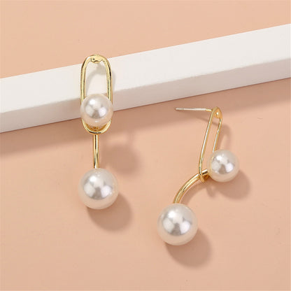 Pearl and 18K Gold-Plated Double Drop Earrings, gold drop earrings for women, vintage-inspired design, detail close-up