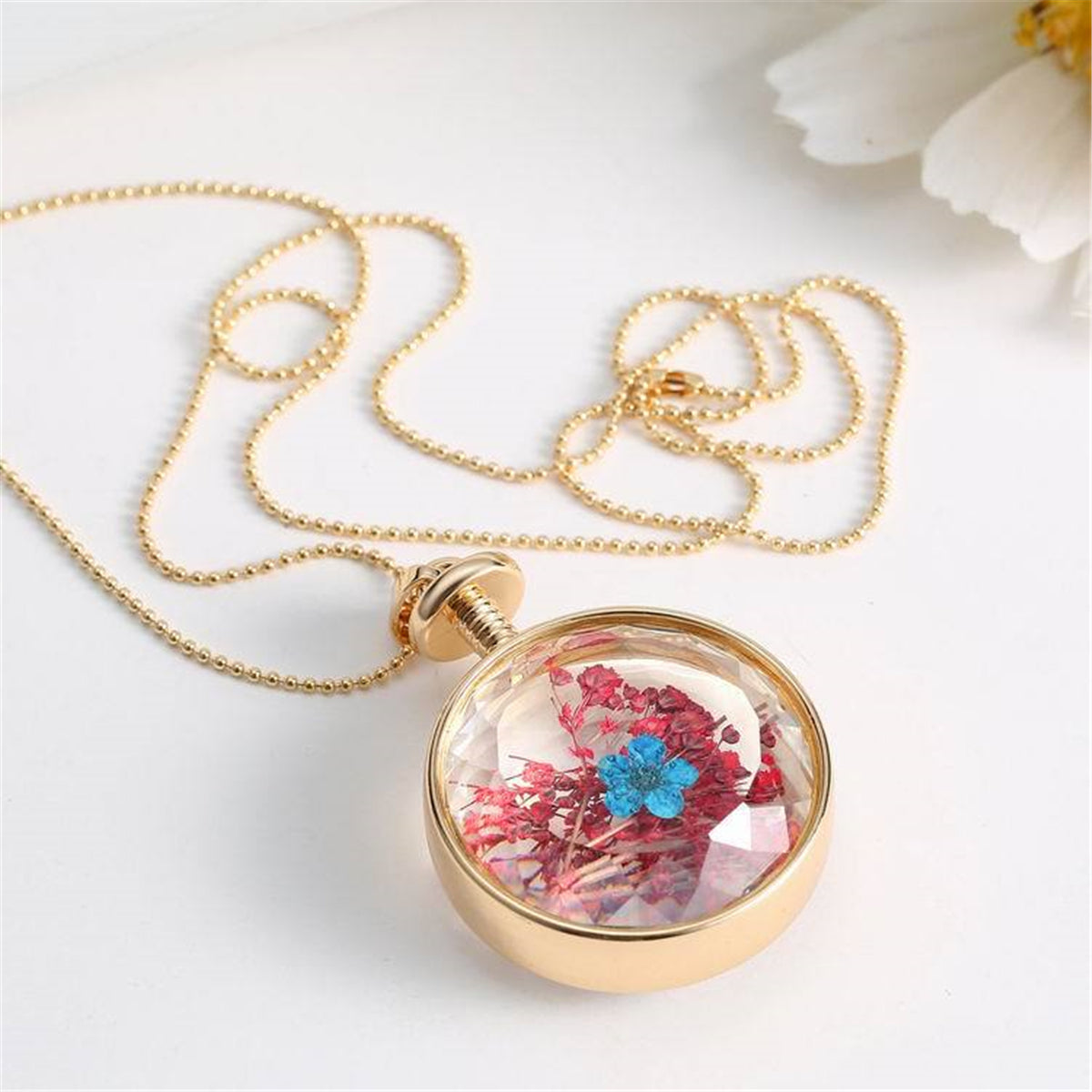 Red Peach Blossom & 18K Gold-Plated Round Pendant Necklace
