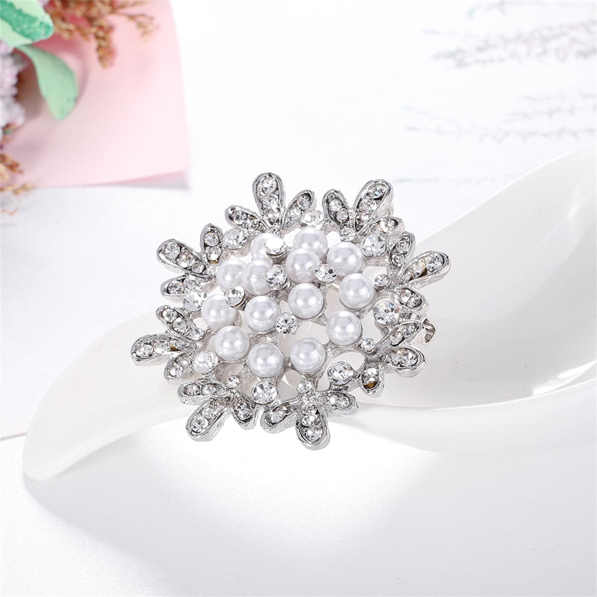 Clear Cubic Zirconia and Pearl Silver-Plated Flower Brooch, silver brooch pin, elegant gift for her, detail close-up