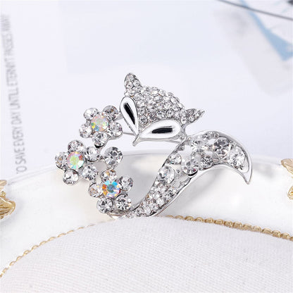 Clear Cubic Zirconia and Silver-Plated Floral Fox Brooch, silver brooch pin, vintage-inspired design, detail close-up