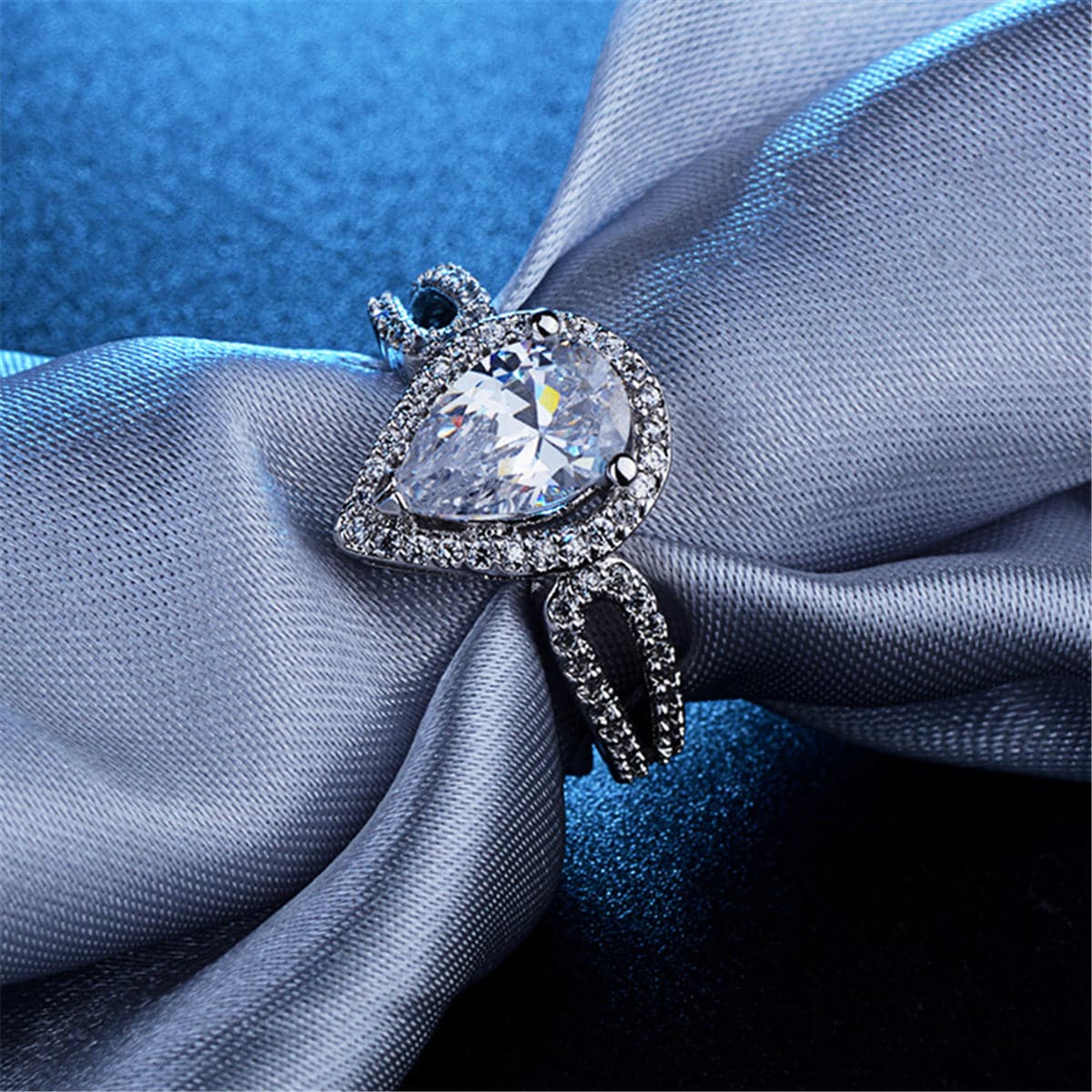 Crystal & cubic zirconia Teardrop Halo Ring - streetregion