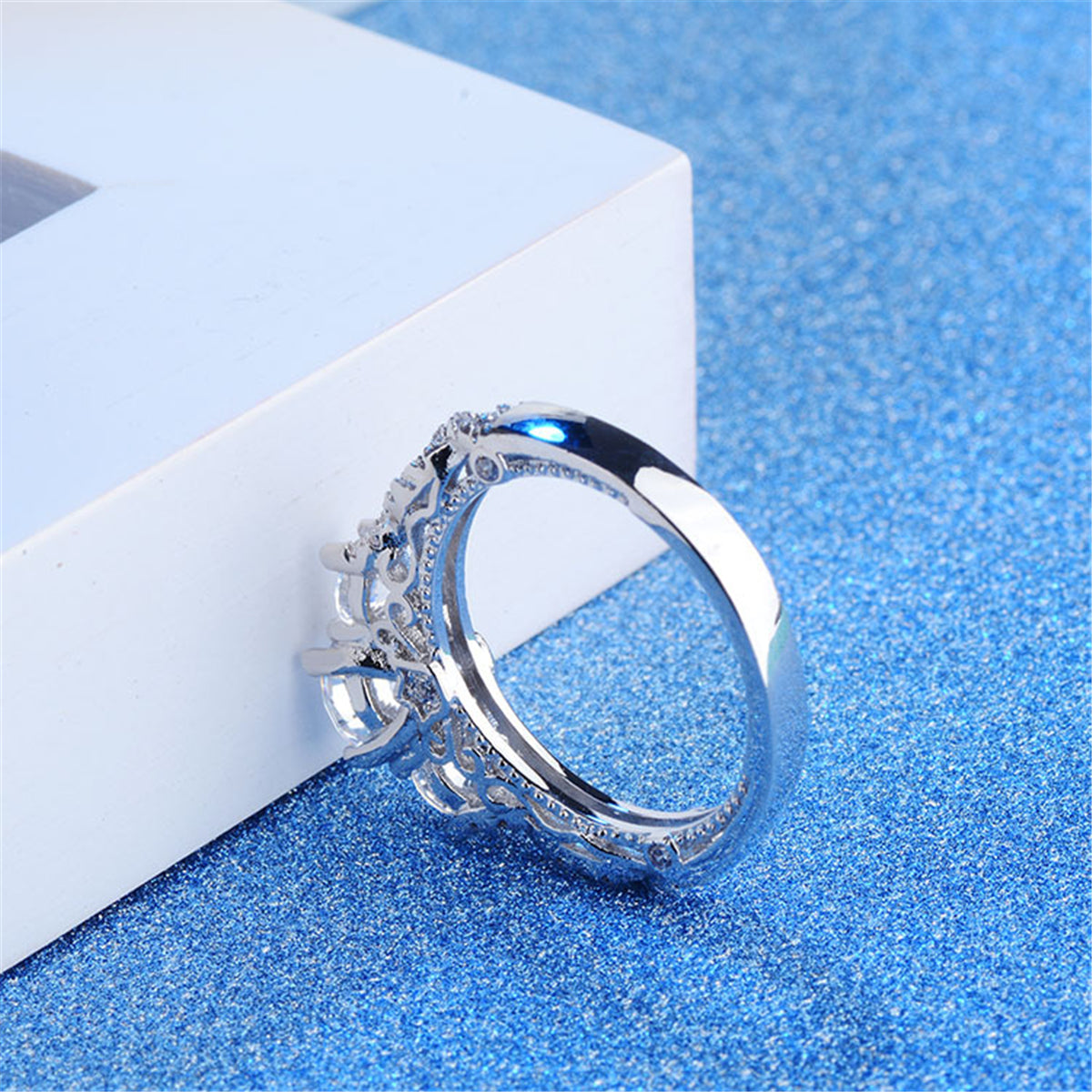 Crystal and Cubic Zirconia Three-Link Ring, statement rings for women, botanical inspired, styled look