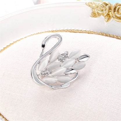 Clear Cubic Zirconia and Silver-Plated Goose Brooch, silver brooch pin, everyday style, detail close-up