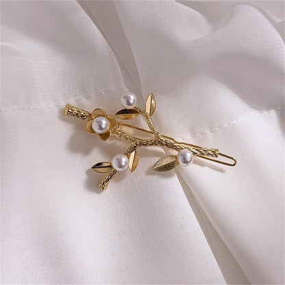 Pearl and 18K Gold-Plated Flower Branch Hair Clip, elegant gift for her, detail close-up