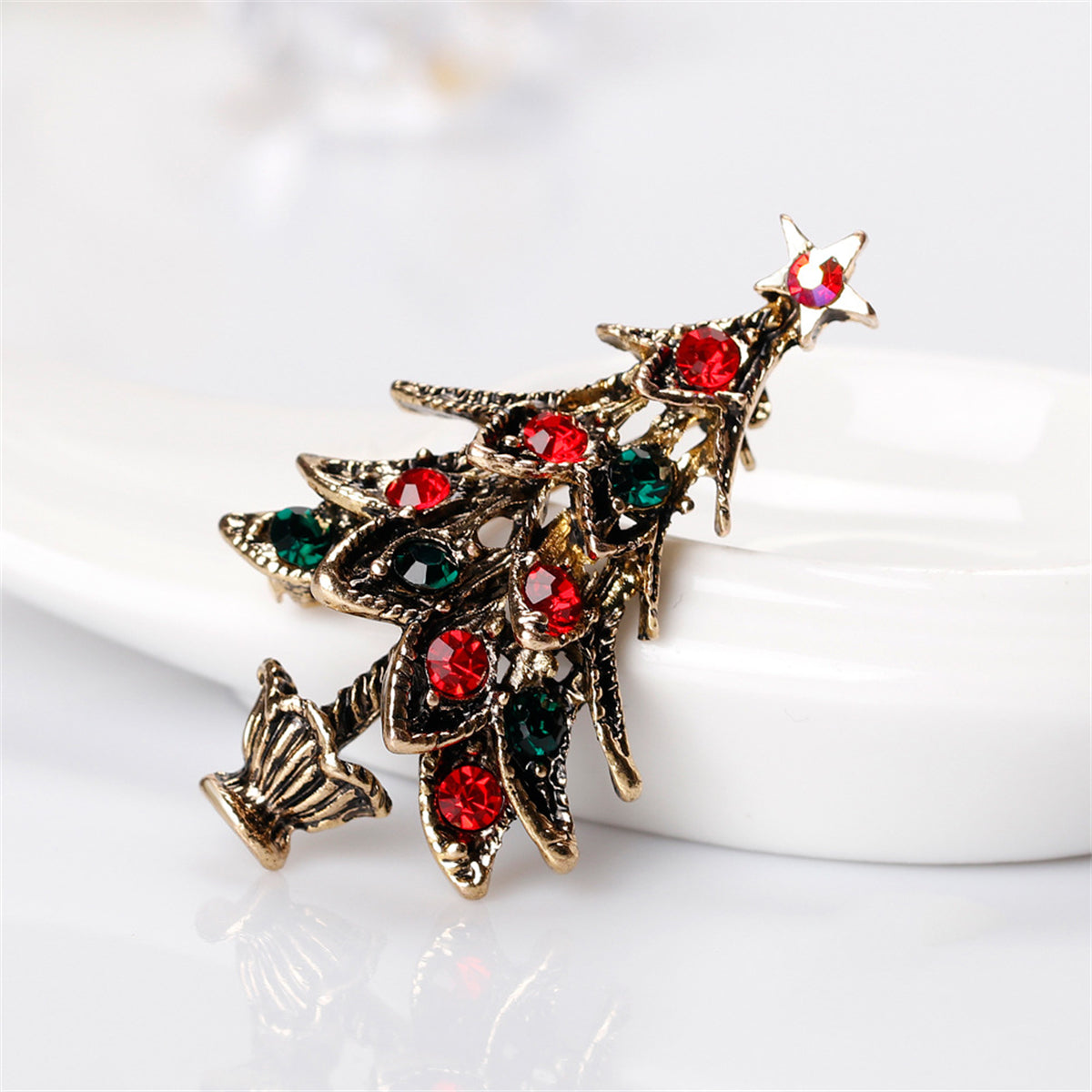 Cubic Zirconia and 18K Gold-Plated Christmas Tree Brooch, gold brooch pin, vintage-inspired design, lifestyle look