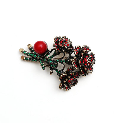 Cubic Zirconia and Resin 18K Gold-Plated Flower Brooch, gold brooch pin, everyday style, detail close-up