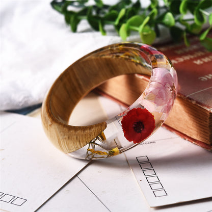 Pink Dried Flower Wooden Bangle, bangle bracelet, vintage-inspired design, front view