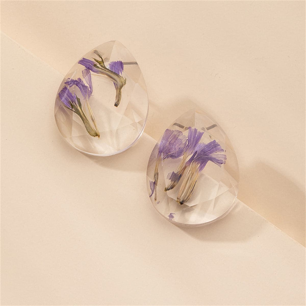 Purple Flower Petal and Silver-Plated Earrings, silver stud earrings for women, vintage-inspired design, detail close-up