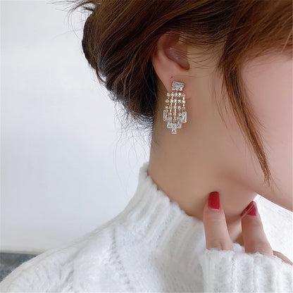 Crystal and Cubic Zirconia Chandelier Drop Earrings, drop earrings for women, vintage-inspired design, detail close-up