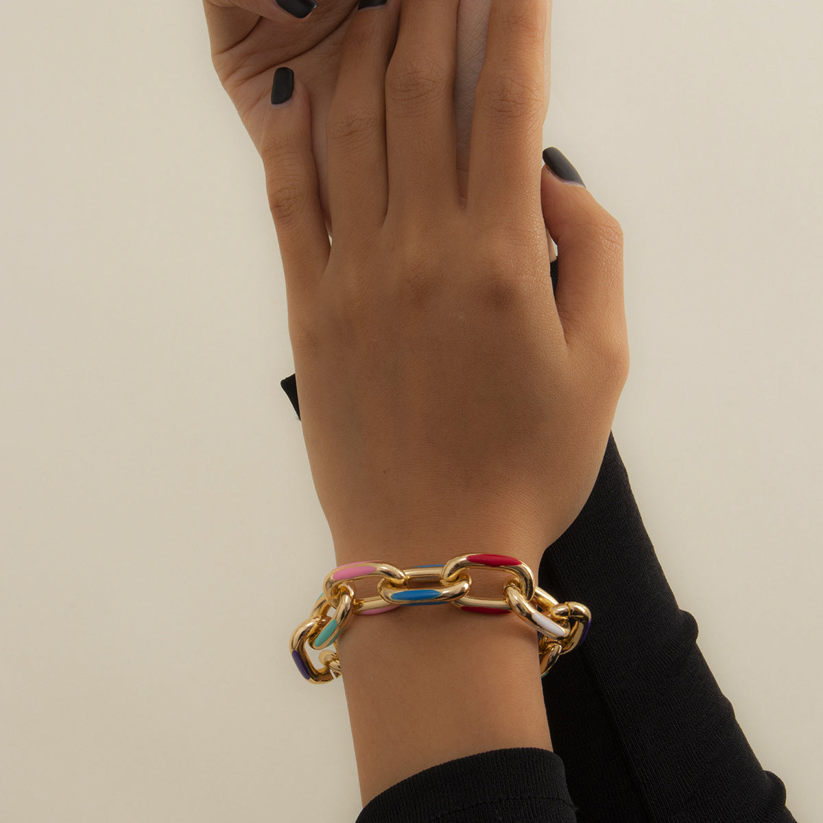 Multicolor Enamel and 18K Gold-Plated Cable Chain Bracelet, gold bracelet for women, vintage-inspired design, lifestyle look