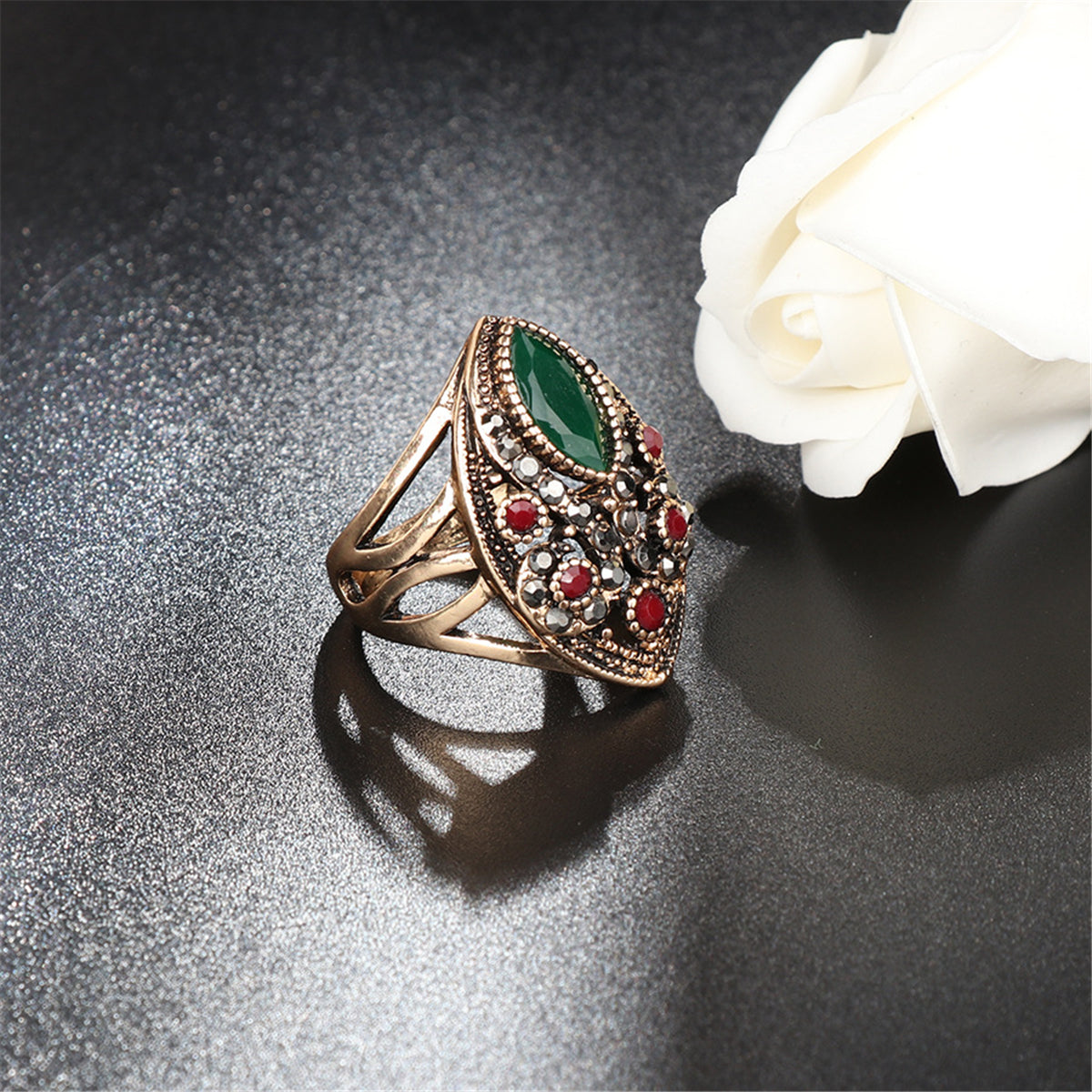 Green and Red Resin 18K Gold-Plated Geometric Ring, gold statement rings for women, vintage-inspired design, detail close-up