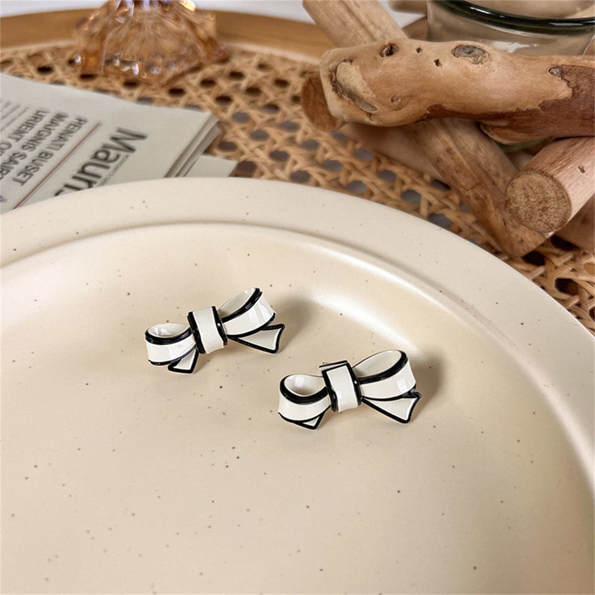 White Polyurethane and Silver-Plated Bow Stud Earrings, silver stud earrings for women, elegant gift for her, detail close-up