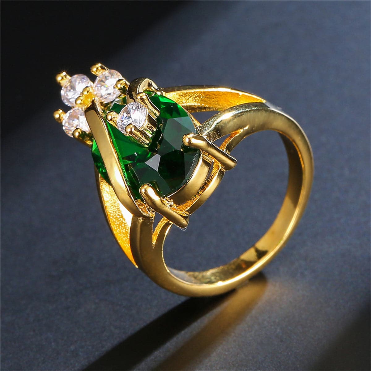 Green Crystal & cubic zirconia Oval-Cut Ring - streetregion