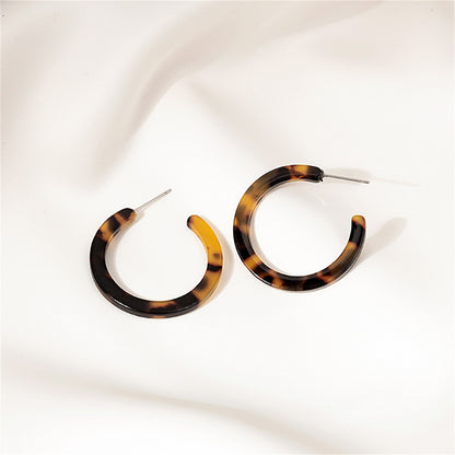 Mottled Brown Hoop Earrings, botanical inspired, lifestyle look