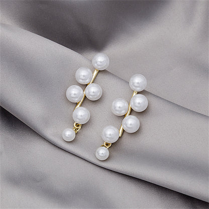 Pearl and 18K Gold-Plated Drop Earrings, gold drop earrings for women, elegant gift for her, detail close-up
