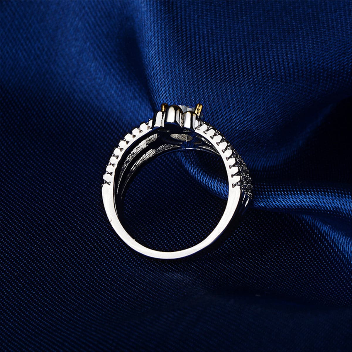 cubic zirconia & Two-Tone Heart Ring - streetregion