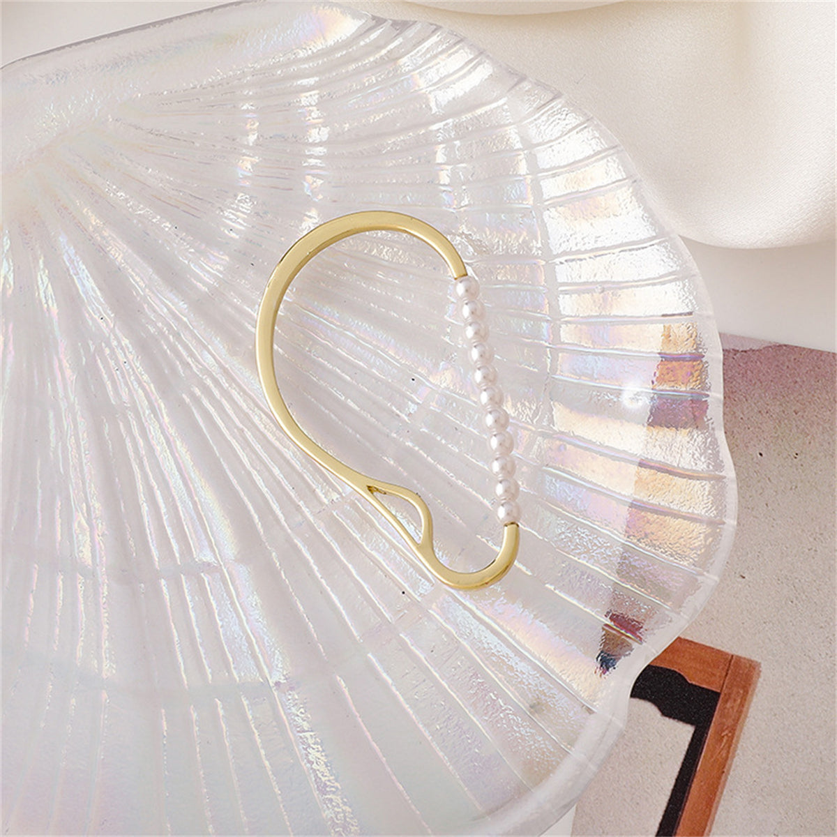 Pearl & 18K Gold-Plated Ear Cuff