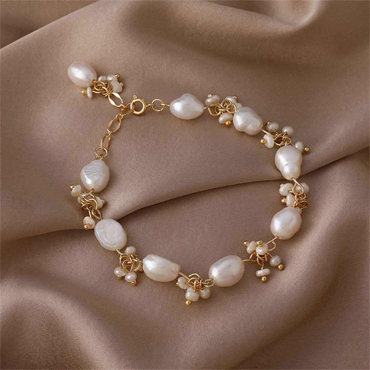 Pearl and 18K Gold-Plated Botany Station Bracelet, gold bracelet for women, botanical inspired, detail close-up
