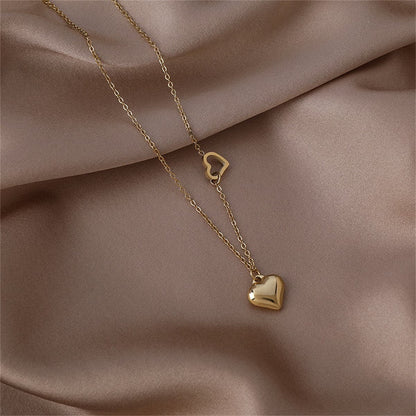 18K Gold-Plated Heart Pendant Necklace, gold pendant necklace for women, elegant gift for her, detail close-up