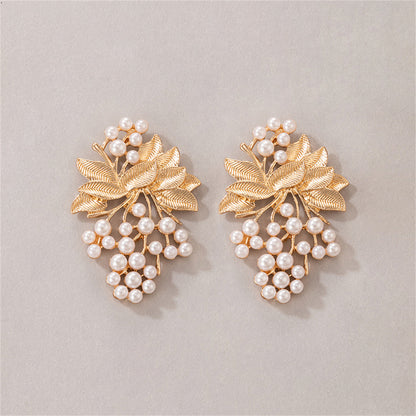 Pearl and 18K Gold-Plated Botanical Drop Earrings, gold drop earrings for women, botanical inspired, detail close-up