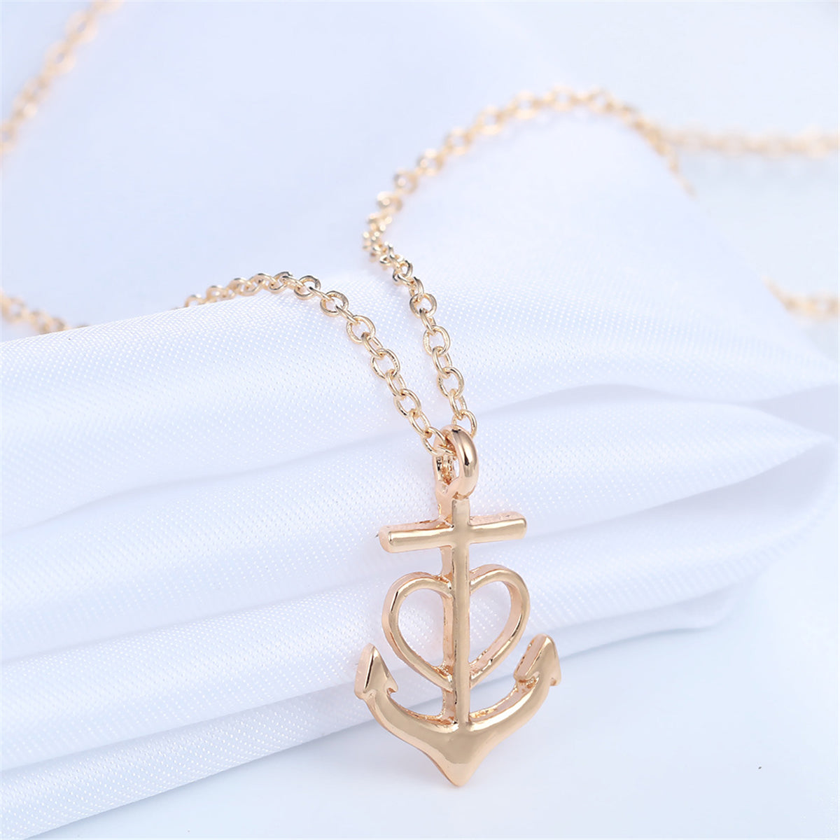 18K Gold-Plated Heart Anchor Pendant Necklace, gold pendant necklace for women, everyday style, detail close-up