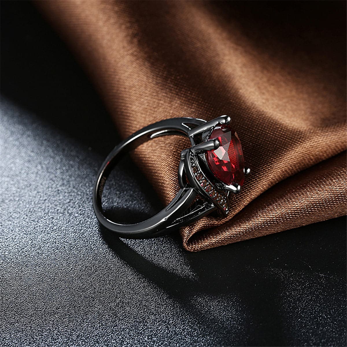 Red cubic zirconia & Gunmetal Heart Ring - streetregion