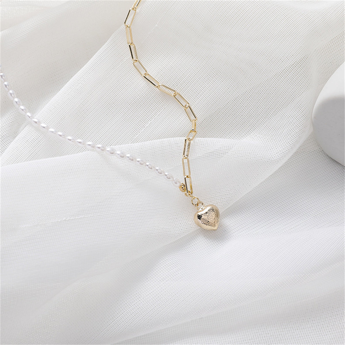 Pearl and 18K Gold-Plated Heart Pendant Necklace, gold pendant necklace for women, dainty minimalist design, detail close-up
