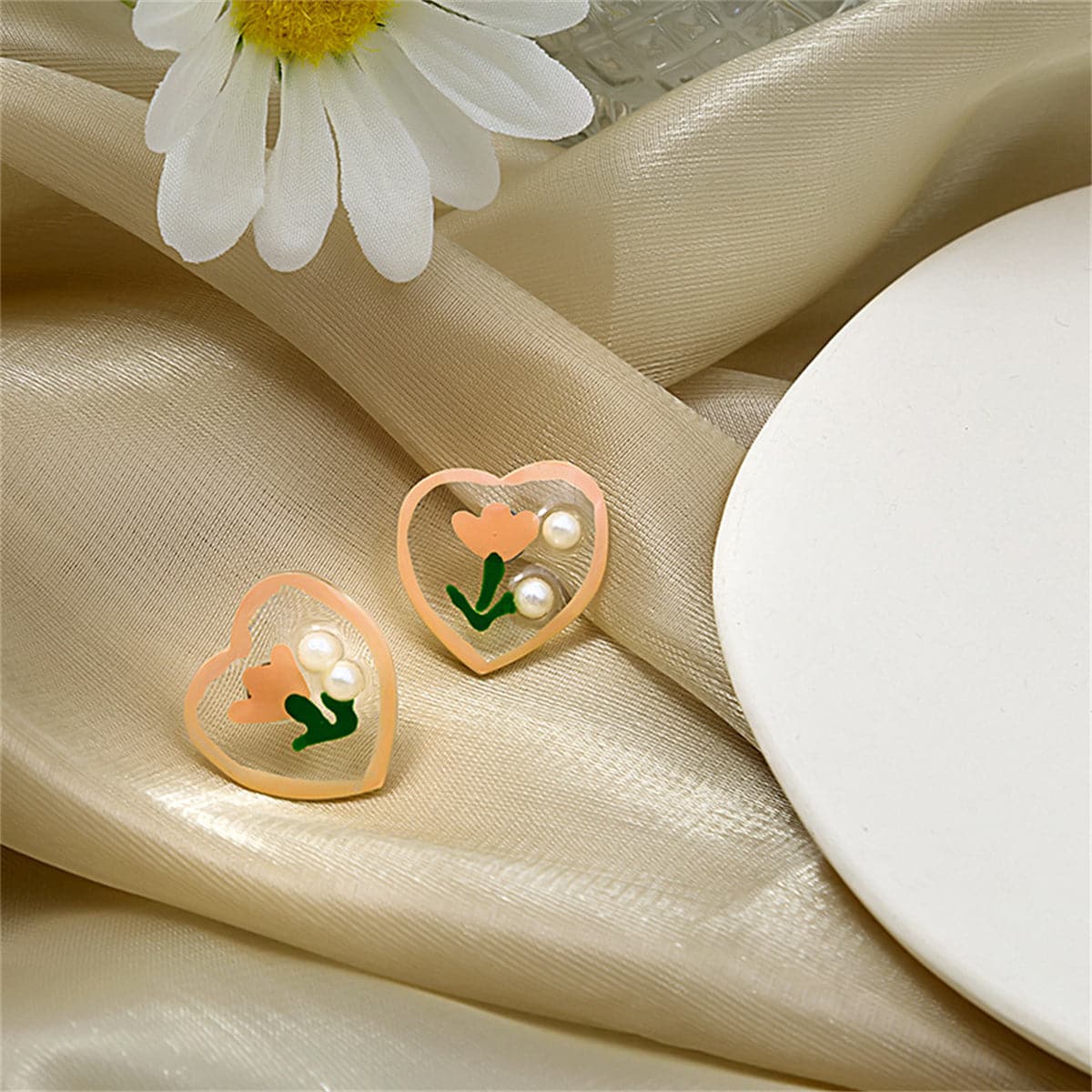 Pearl and Pink Tulip Heart Stud Earrings, stud earrings for women, dainty minimalist design, detail close-up