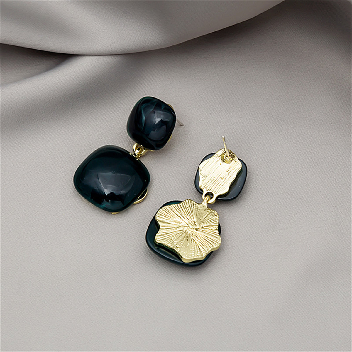 Black Resin and 18K Gold-Plated Square Drop Earrings, gold drop earrings for women, dainty minimalist design, detail close-up