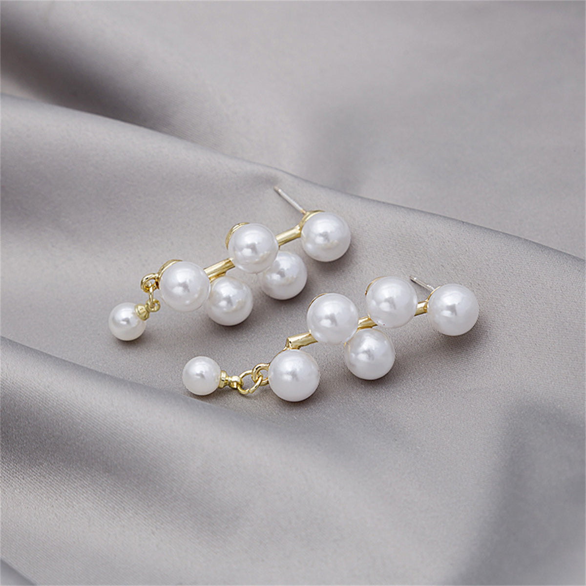 Pearl and 18K Gold-Plated Drop Earrings, gold drop earrings for women, elegant gift for her, lifestyle look