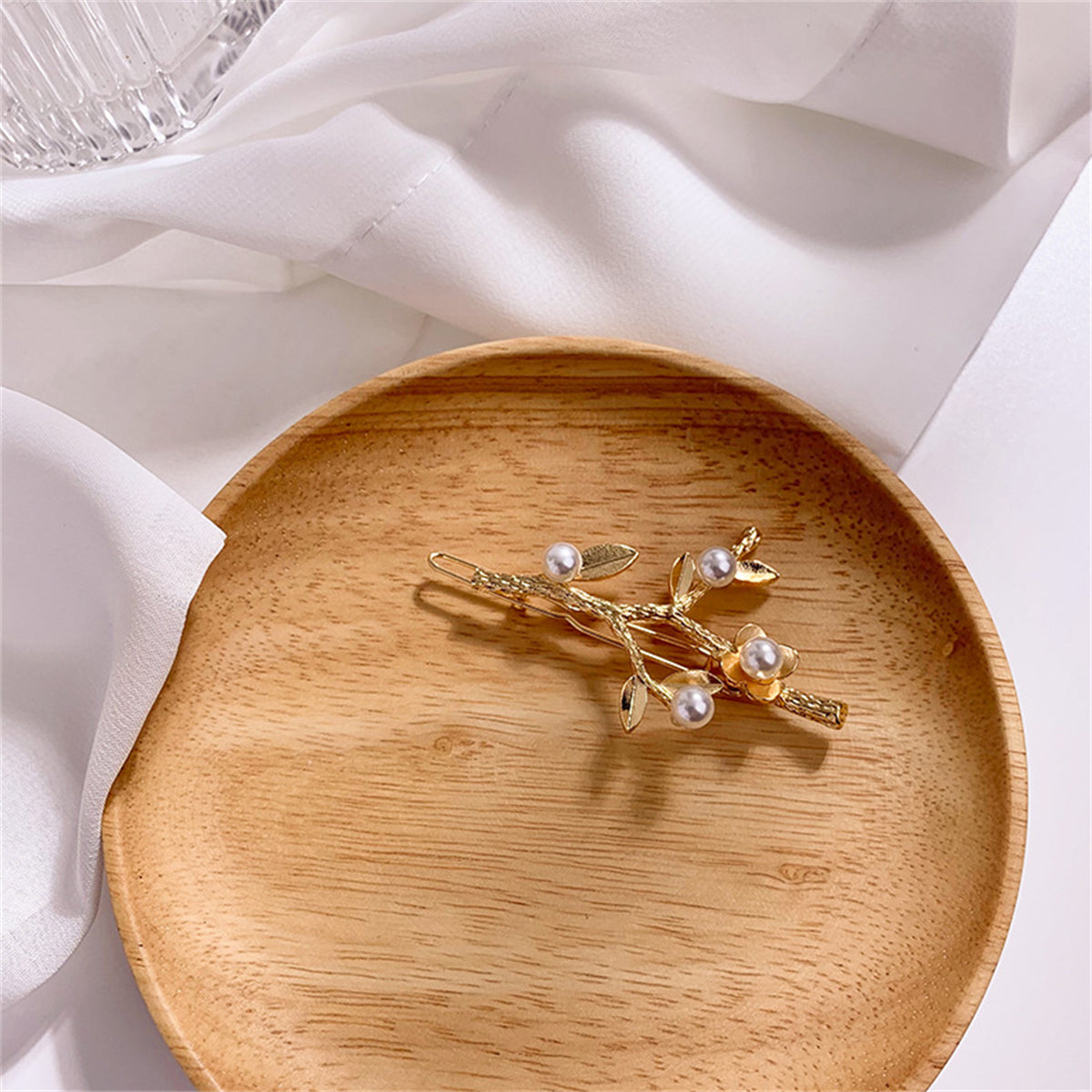 Pearl and 18K Gold-Plated Flower Branch Hair Clip, elegant gift for her, styled look