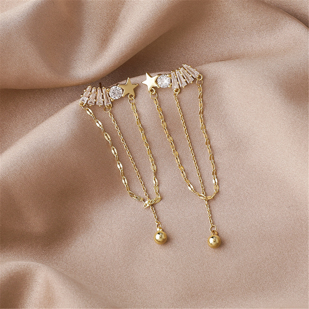 Cubic Zirconia and 18K Gold-Plated Star Chain Chandelier Drop Earrings, gold drop earrings for women, detail close-up