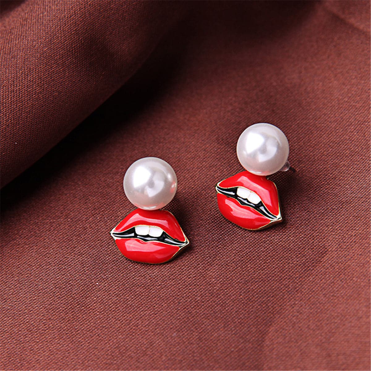 Imitation Pearl & 18k Gold-Plated Lips Stud Earrings - streetregion