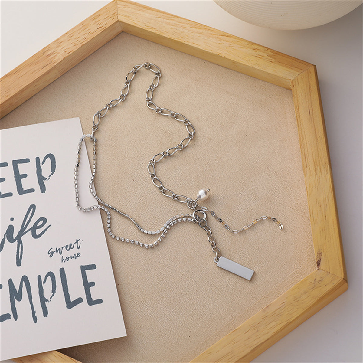 Pearl and Silver-Plated Figaro Chain Lariat Necklace, silver pendant necklace for women, everyday style, detail close-up