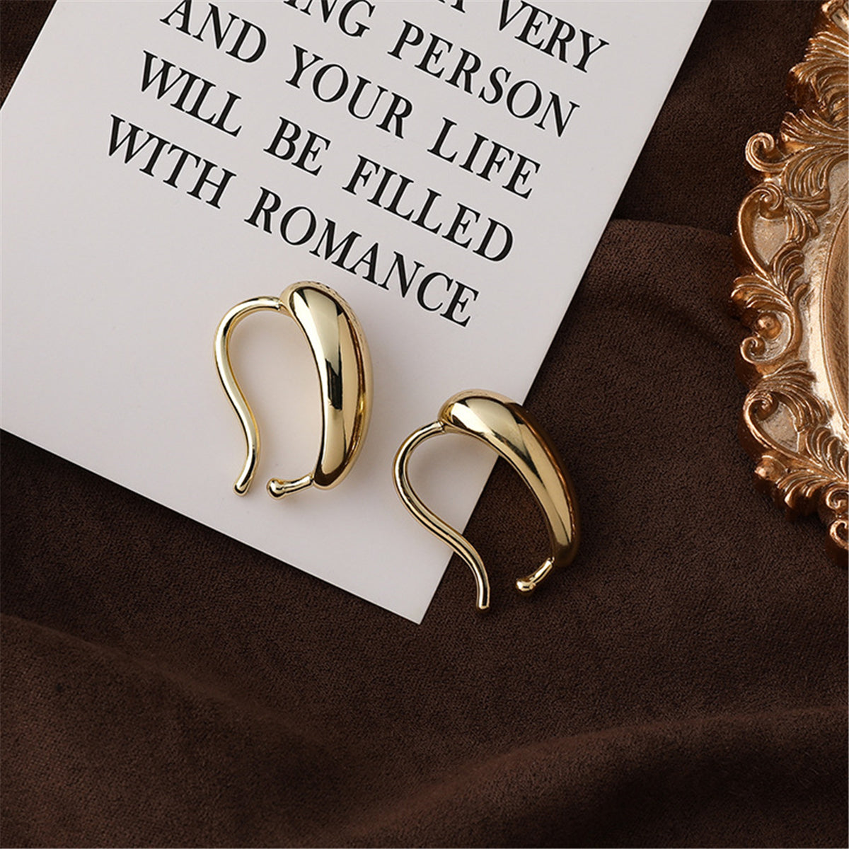 18K Gold-Plated Drop Huggie Earring, gold huggie earrings, everyday style, detail close-up