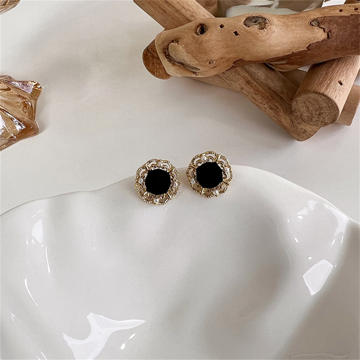 Pearl & Black Flocking 18K Gold-Plated Floral Stud Earrings