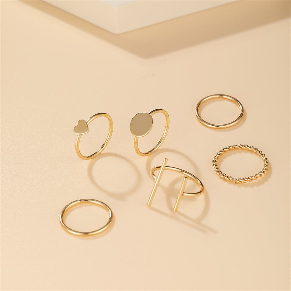 18K Gold-Plated Heart Ring Set, jewelry gift sets for women, vintage-inspired design, lifestyle look